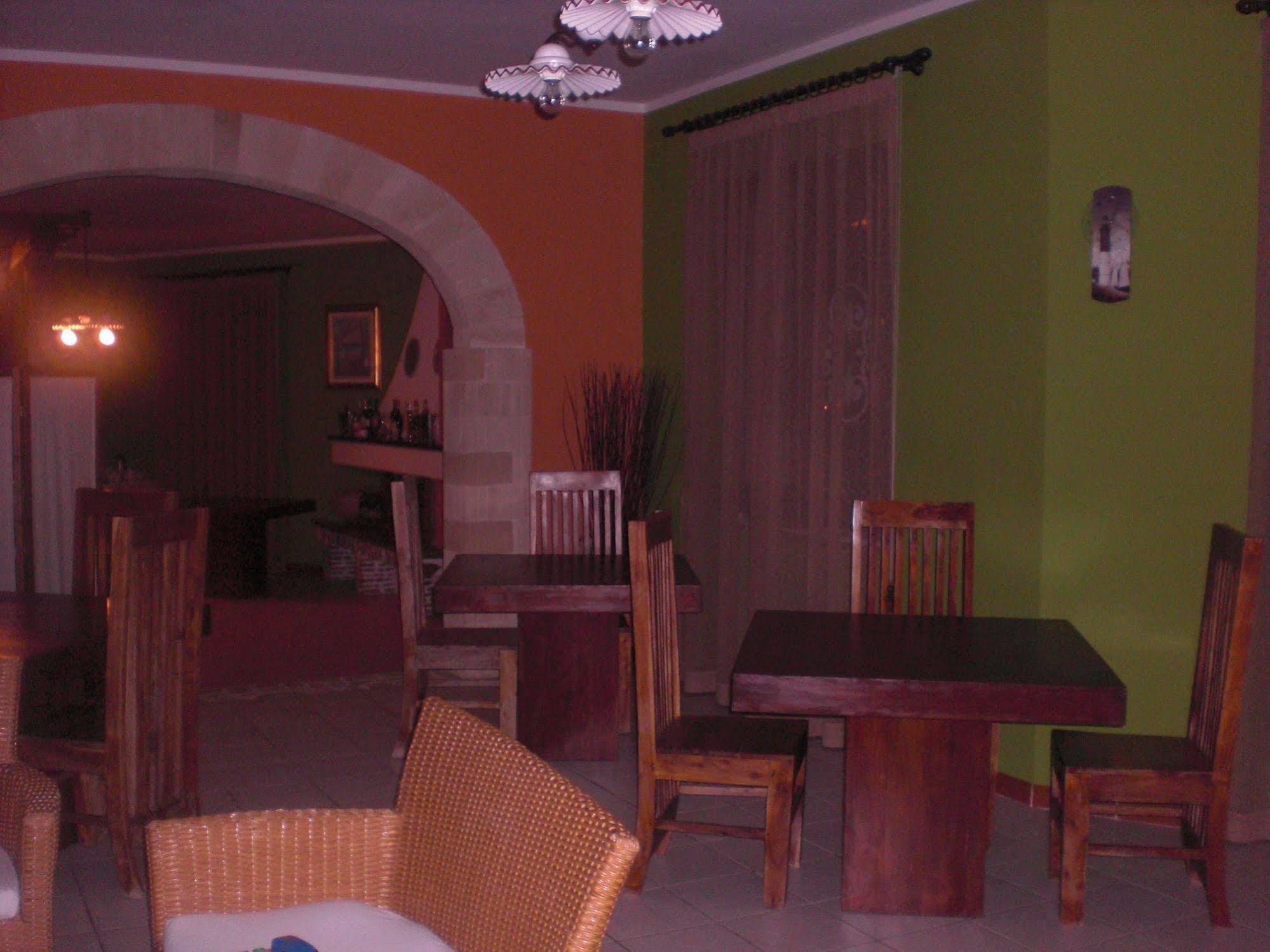 A Giummara Country house *
